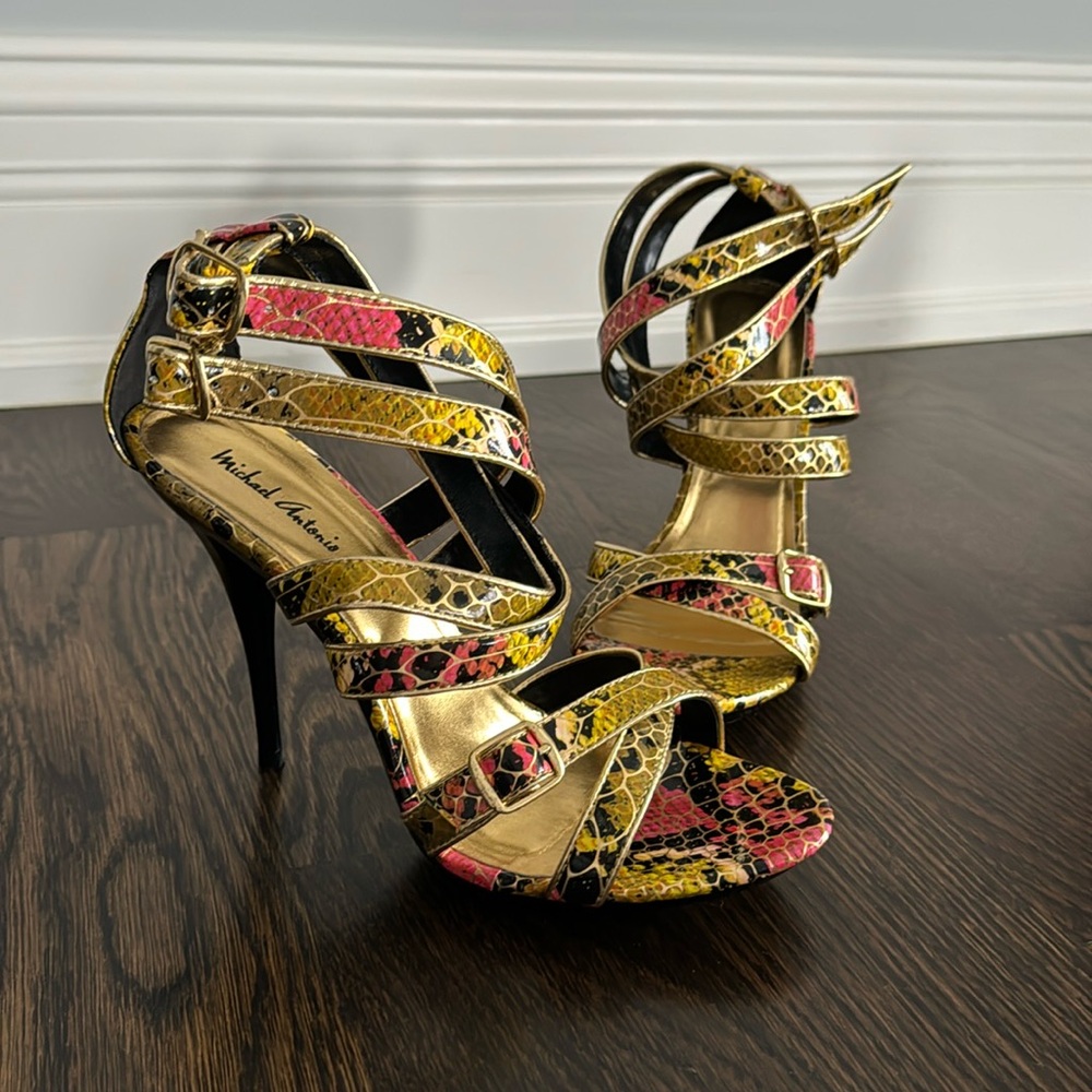 ❣️New Sandal Strap Heels❣️👠